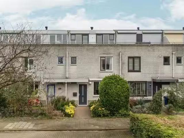 Huis te koop Floris Versterstraat 33 in Almere voor € 425.000