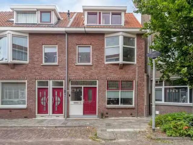 Huis te koop Frederik Hendriklaan 17 in Vlaardingen voor € 439.