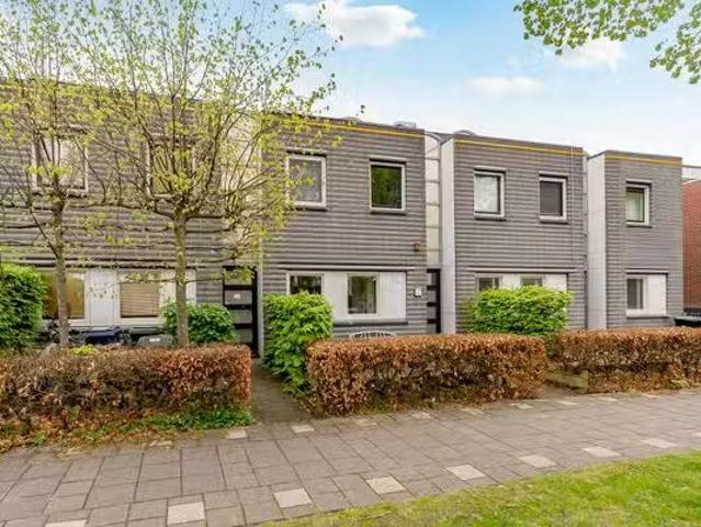 Huis te koop Klarinetstraat 51 in Almere voor € 425.000