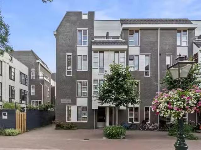 Huis te koop Hooigracht 96 in Leiden voor € 650.000