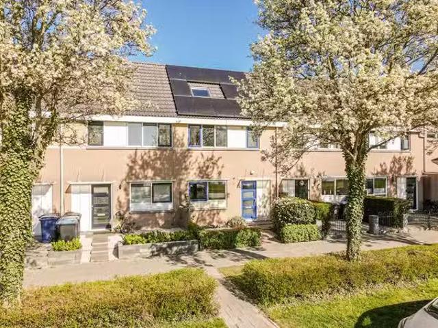 Huis te koop Jan Wiegersstraat 72 in Almere voor € 425.000