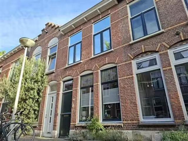 Huis te koop Montgomerystraat 17 in Leiden voor € 489.000