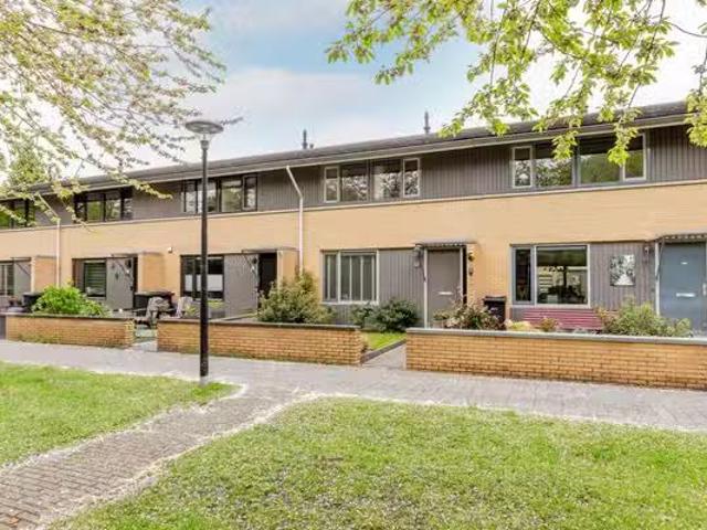 Huis te koop Mallorcastraat 13 in Almere voor € 415.000