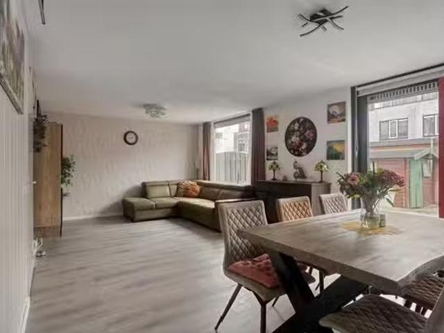 Huis te koop Michael Faradaystraat 82 in Almere voor € 525.000