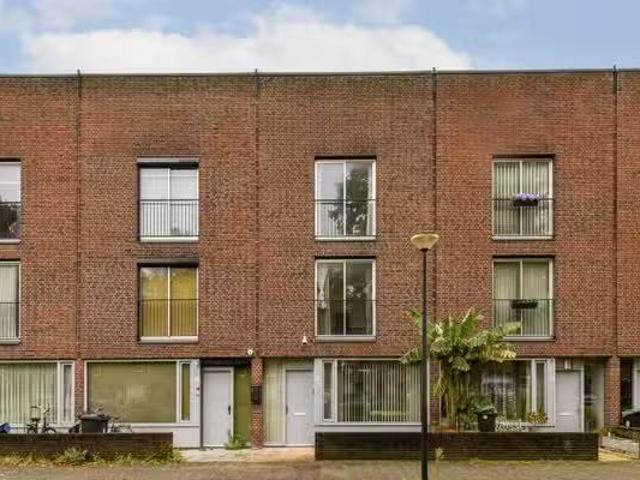 Huis te koop Nadezjda Mandelstamstraat in Amsterdam voor € 550.