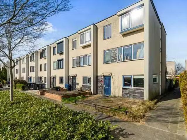 Huis te koop Salvador Daliplantsoen 29 in Almere voor € 425.000
