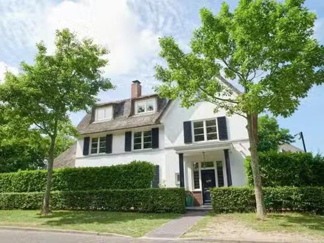 Huis te koop St. Hubertusweg in Den Haag voor € 2.400.000