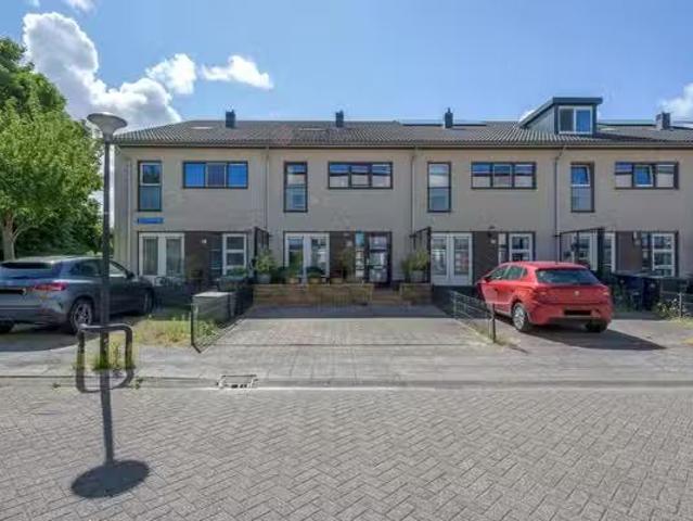 Huis te koop Piloot Stormstraat 22 in Almere voor € 450.000