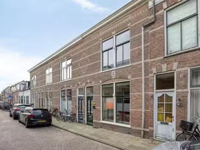 Huis te koop Rijndijkstraat 25 in Leiden voor € 495.000