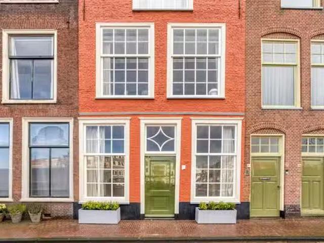 Huis te koop Rijndijkstraat 26 in Leiden voor € 495.000