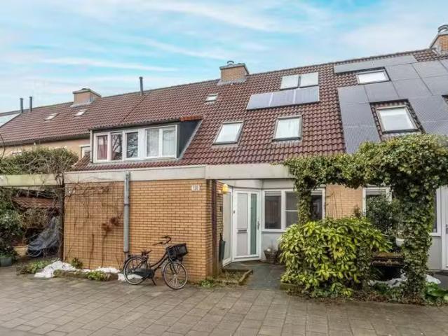 Huis te koop Wethouder In 't Veldstraat in Amsterdam voor € 48.