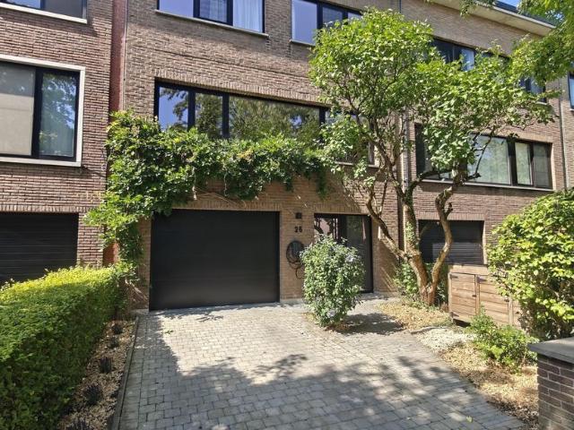 Huis te koop voor 585000 euro met 3 slaapkamers
