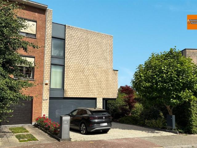 Huis te koop voor 649000 euro met 4 slaapkamers