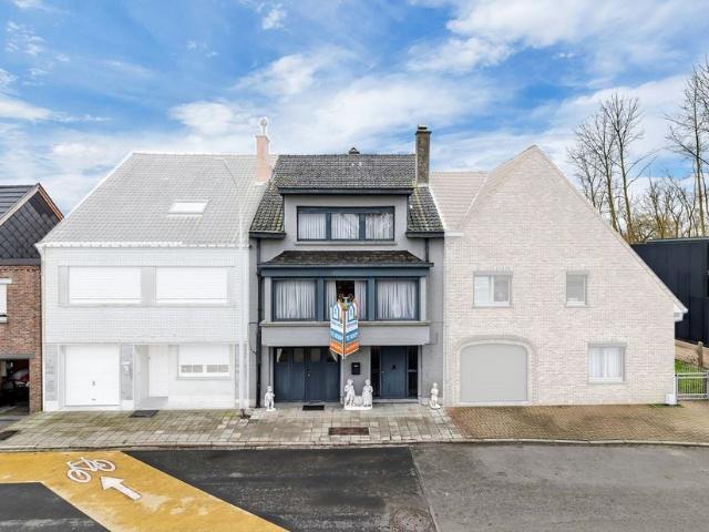 Huis te koop voor 285000 euro met 4 slaapkamers