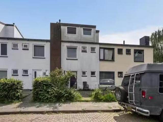 Huis te koop van Maerlantlaan 13 in Vlaardingen voor € 419.000