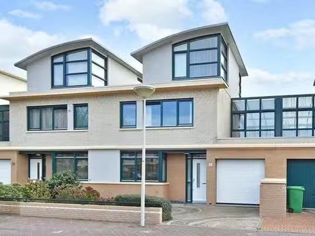 Huis te koop Van Boetzelaerlaan in Den Haag voor € 1.145.000