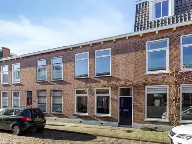 Huis te koop Van Brederodestraat 52 in Den Haag voor € 485.000