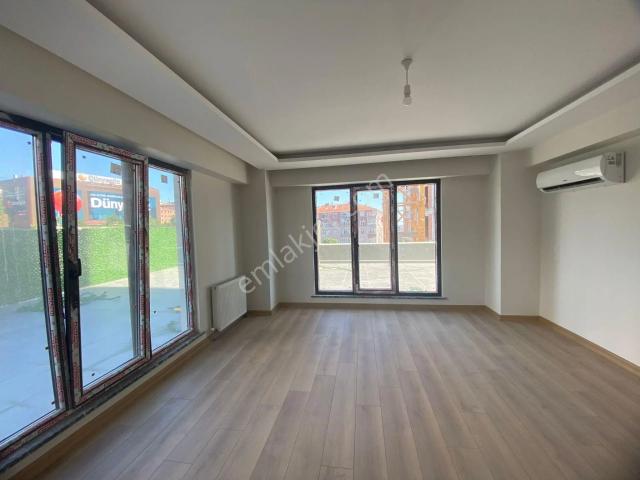 Hükümet Konağı Karşısı Otopaklı Sitede 2,5+1 Dev Teraslı Daire