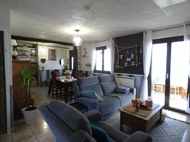 Huriel 03380 Achat / Vente maison 5 pièces t5 au dernier étage terrasse