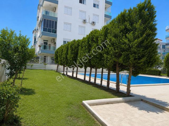 Hurma Merkez'de Havuzlu Sitede Geniş Eşyalı 2+1 Satılık Daire