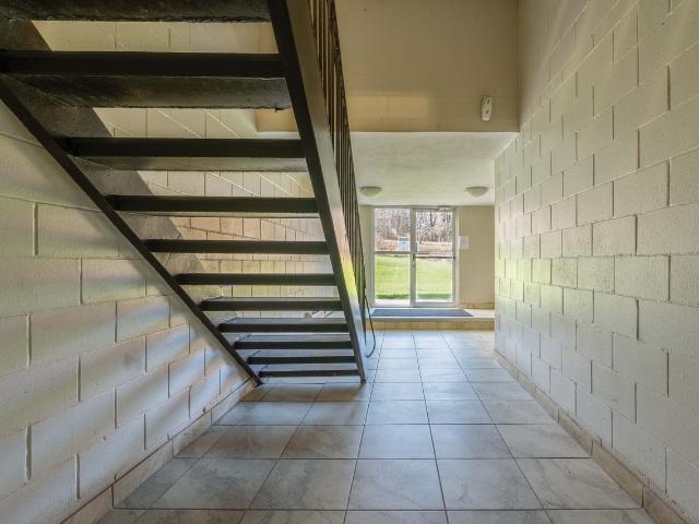Huron Manor Apartments 1 Bedroom Apartment for Rent at 575 28th St W, Owen Sound, ON N4K 5X9