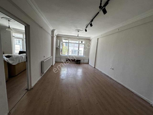 Hürriyet Cd. Migros Üstü Kiralık 2+0 Ofis ön Cephe