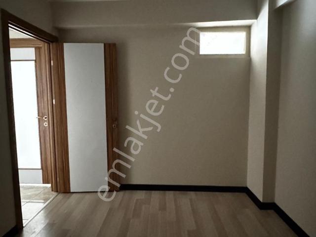 Hürriyet Mah.1+1 Kiralık Daire 14.000 Tl