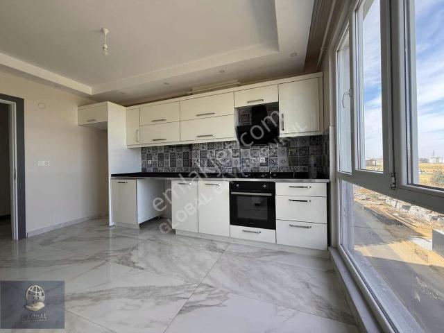Hürriyet Mah 2+1 Arakat 110m2 Çift Balkon E Banyo Ön Cephe
