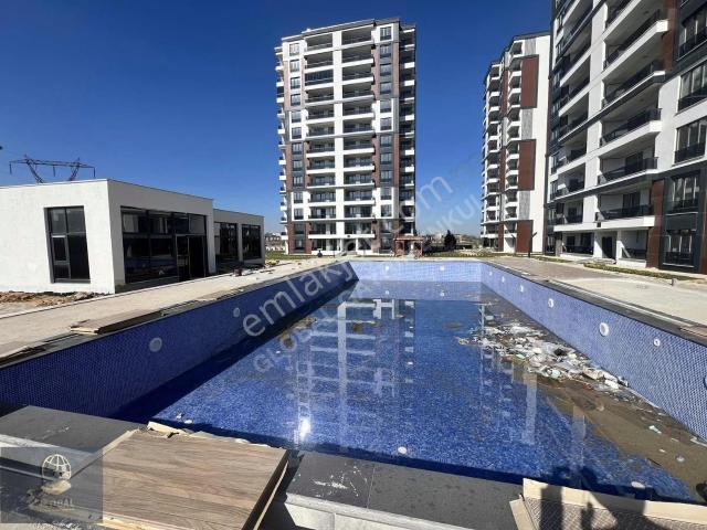 Hürriyet Mah İzsiztowers Projesi Kiralık 3+1 Arakat