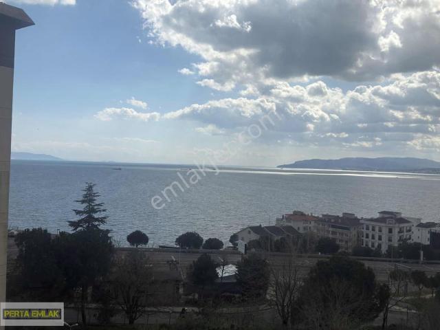 Hürriyet Mahallesi Deniz Manzaralı Site İçi 3+1 160 M2 Ara Kat