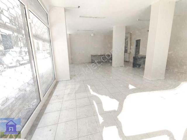 Hürriyet Mahallesinde 50 M2 Wc Mutfaklı Kiralık Köşe Dükkan