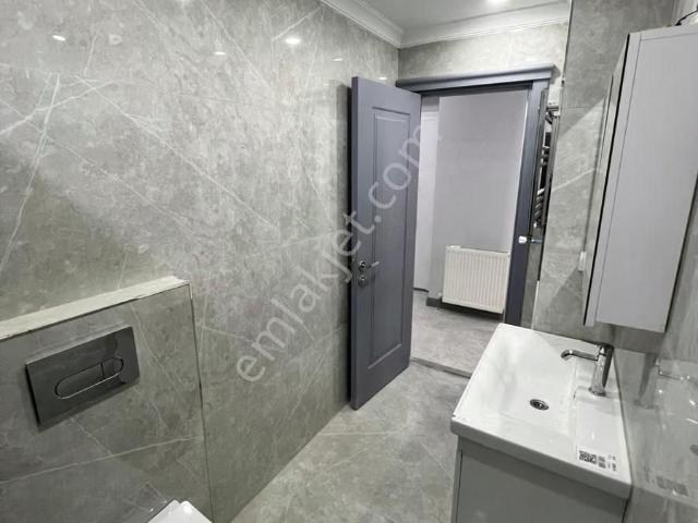 Hürriyet Mahallesinde Sıfır Otoparklı Kiralık 2+1 Daire