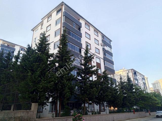 Hürriyet Mahallesinde Satlık 4+1 Ara Kat Geniş Ve Ferah Daire