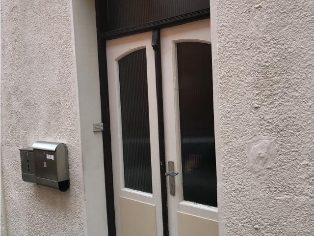 HUSUM ZENTRUM: Sanierungsbedürftiges Stadthaus mit 2 Wohnungen, Westgarten, Balkon und Garage!
