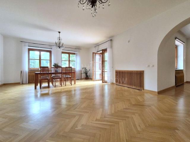 Husarii 330 m², Warszawa