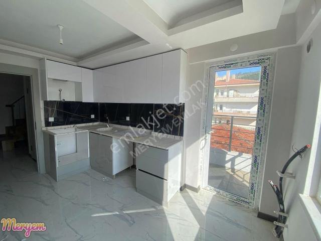 Hüseyin Gazi Yakını Full Yapılı 2+1 Dubleks Satılık Daire