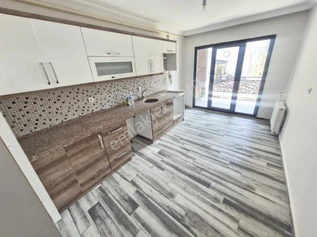 Huzur'dan Çarşı Merkezinde 2+1 Kiralık Ebeveny Banyolu Daire