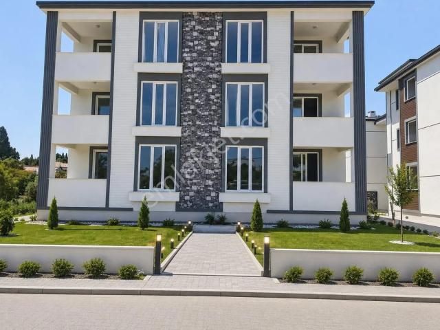 Huzur'dan Site İçerisinde Uygun Fiyatlı 2+1 Sıfır Satılık Daire