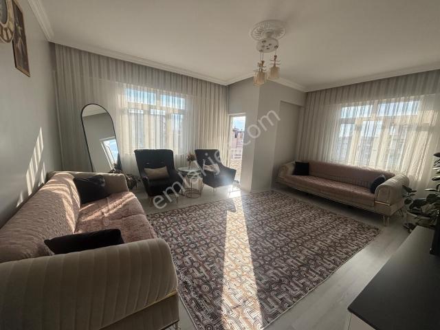 Huzurevleri Cumartesi Pazarı Civarında 3+1 Full Masraflı Daire