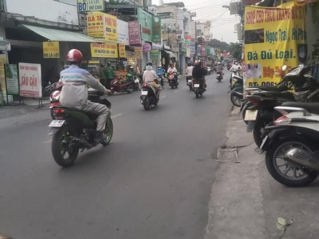 HV5. Nhà rộng hẻm xe hơi, 5 x 15,5m, Phước Long B, Quận 9, giá chỉ 4, x tỷ