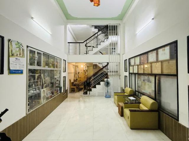 HXH Đỗ Cửa Thoại Ngọc Hầu Tân Phú 47M2 5 Tầng Chỉ 6.7 Tỷ
