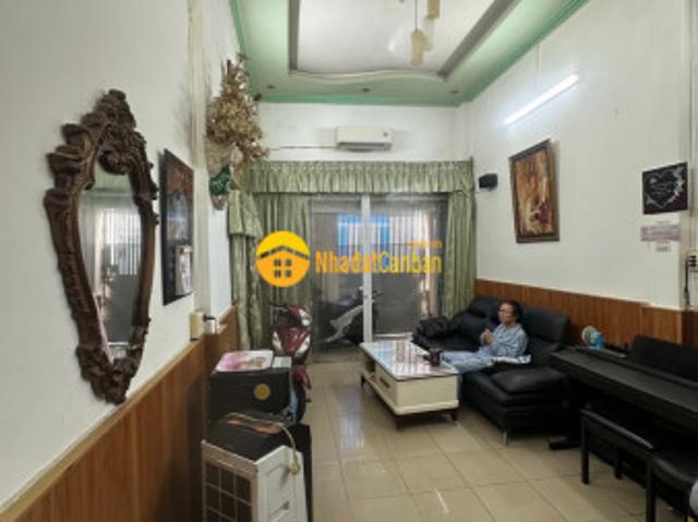 Hxh nhà tân phú, ngay chợ tân hương, 51m2 ngang 4, ở ngay nhỉnh 3 x tỷ