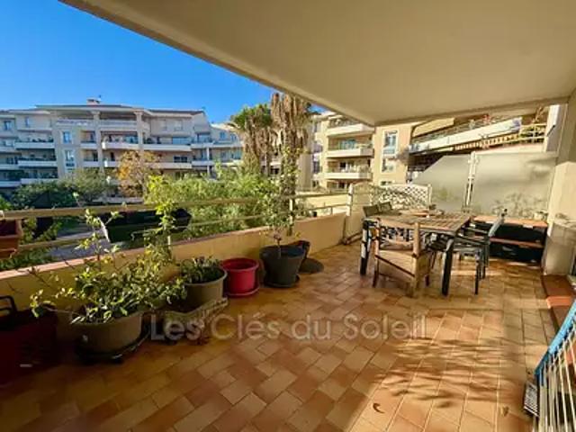 Hyères 83400 Achat / Vente appartement 3 pièces t3 terrasse parking