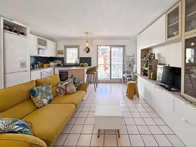 Hyères 83400 Achat / Vente appartement 2 pièces t2 cave balcon