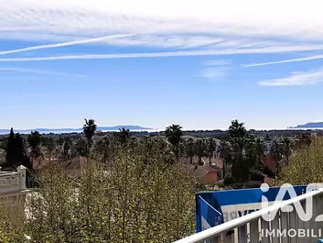 Hyères 83400 Achat / Vente appartement 2 pièces t2 au dernier étage