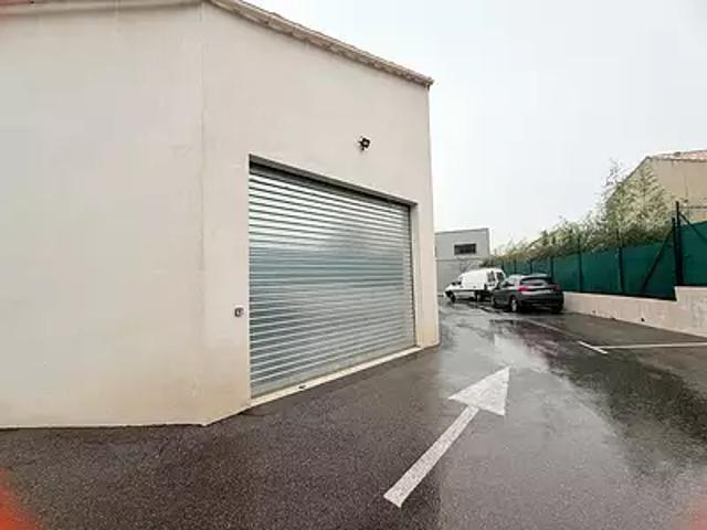 Hyères 83400 Achat / Vente divers 1 pièce parking