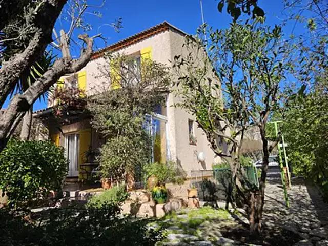 Hyères 83400 Achat / Vente divers 3 pièces