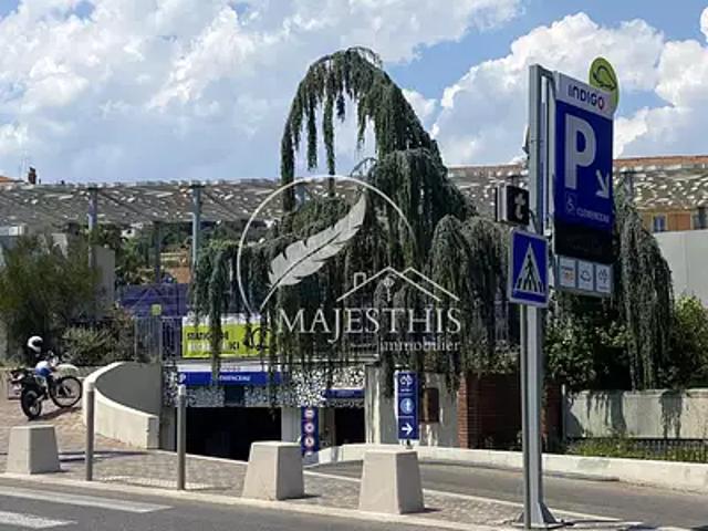 Hyères 83400 Achat / Vente parking