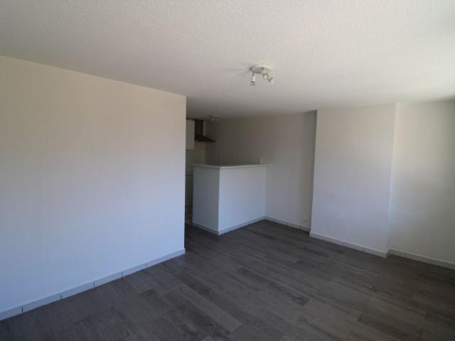 HYERES / CENTRE ANCIEN / T3 RENOVE