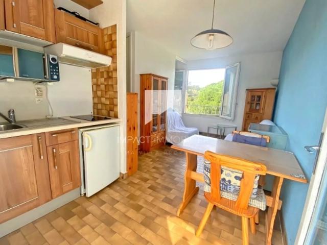 HYERES À vendre – Studio avec coin nuit à Giens, à 5 minutes à pied de la plage